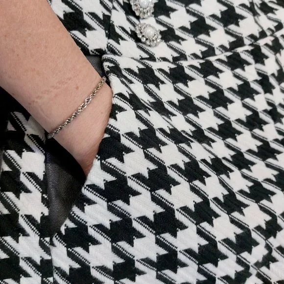 💥CHIC & SEXY💥Tweed, Leather & Buttons Shorts in Black/White Houndstooth